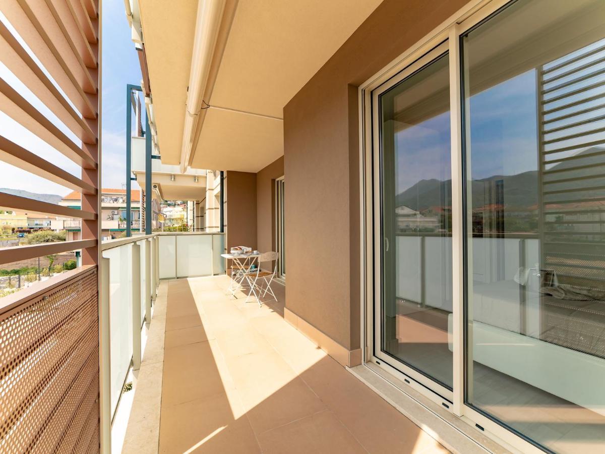 Appartement Michelangelo With Swimming Pool And Terrace à Borghetto Santo Spirito Extérieur photo